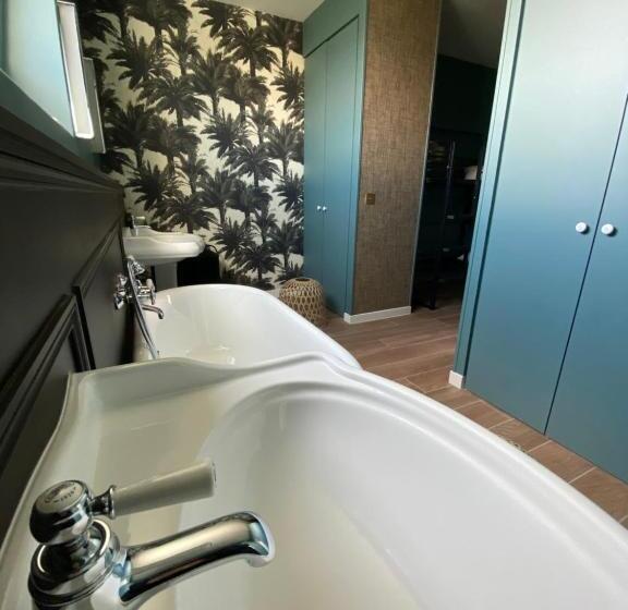 家庭套房, Maison Blanche Chartres   Maison D Hôtes 5 étoiles