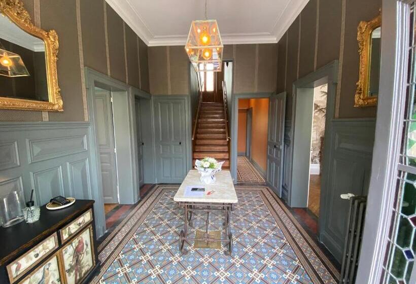 1间卧室的房子, Maison Blanche Chartres   Maison D Hôtes 5 étoiles