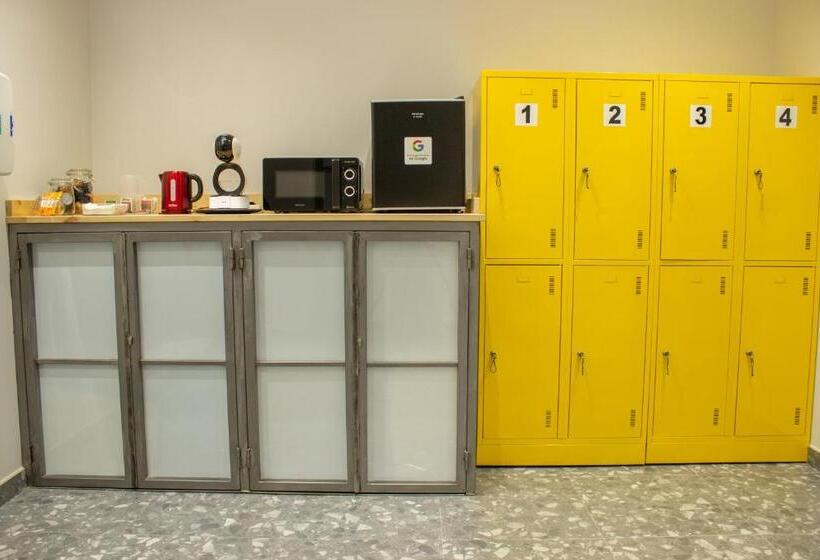 اتاق استاندارد چهار تخته, Pensión B4r Self Check In