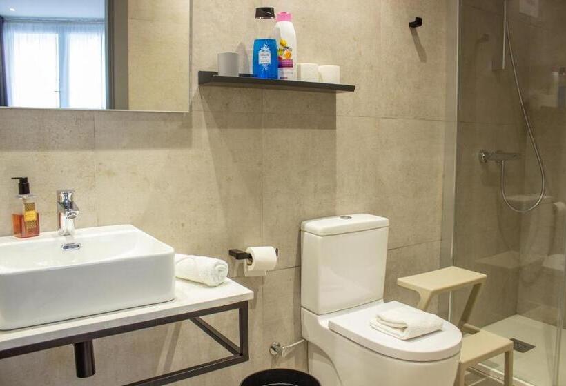 اتاق استاندارد سه نفره, Pensión B4r Self Check In