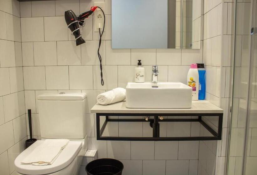 اتاق استاندارد, Pensión B4r Self Check In