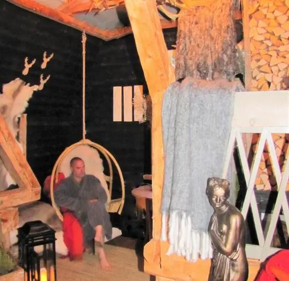 Perhehuone, B&b Uniikki Majoitus Maalaisidyllissä