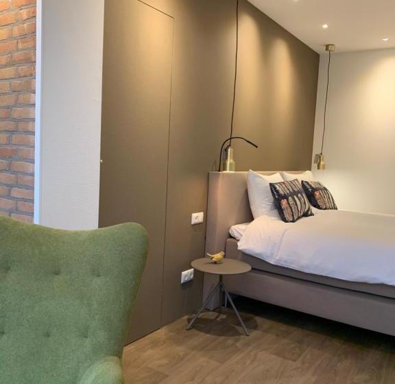 Студия Deluxe, Dorpslogies Adema