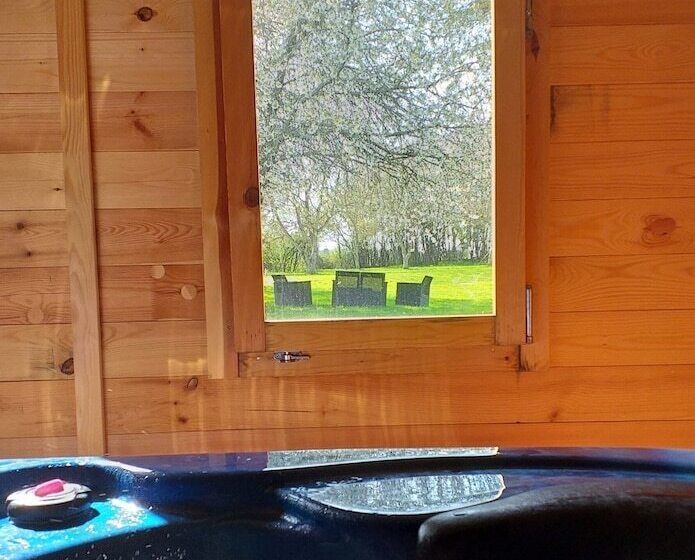 סוויטה משפחתית, La Berrycurienne Proche Du Zoo De Beauval Saint Aignan Avec Sdb, Wc Et Spa Privatif Pour Chaque Cham