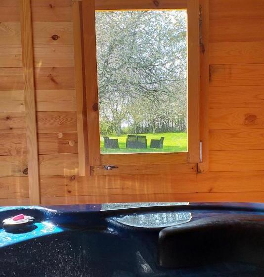 סוויטה משפחתית, La Berrycurienne Proche Du Zoo De Beauval Saint Aignan Avec Sdb, Wc Et Spa Privatif Pour Chaque Cham