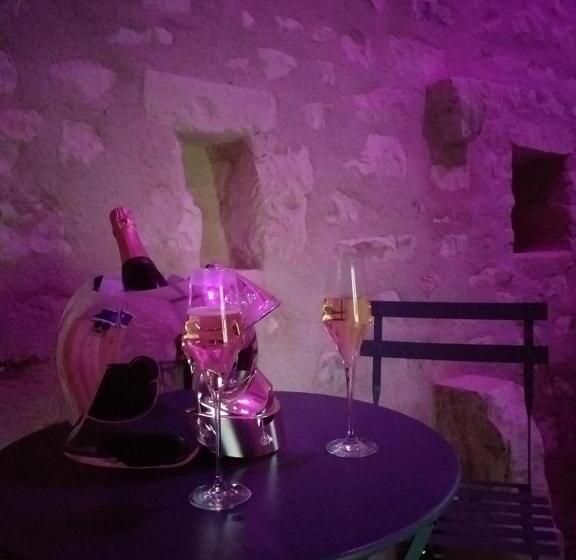 חדר סטנדרט נוף לגינה, La Berrycurienne Proche Du Zoo De Beauval Saint Aignan Avec Sdb, Wc Et Spa Privatif Pour Chaque Cham