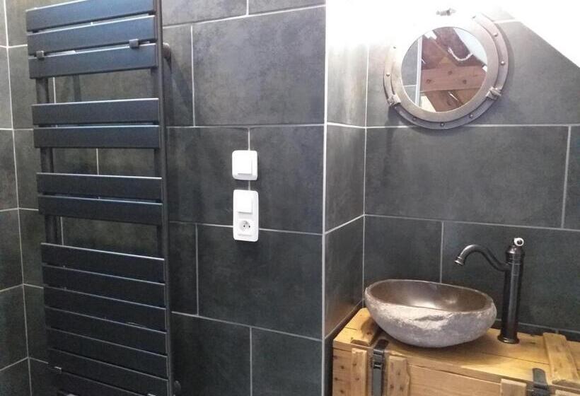 חדר סטנדרט נוף לגינה, La Berrycurienne Proche Du Zoo De Beauval Saint Aignan Avec Sdb, Wc Et Spa Privatif Pour Chaque Cham