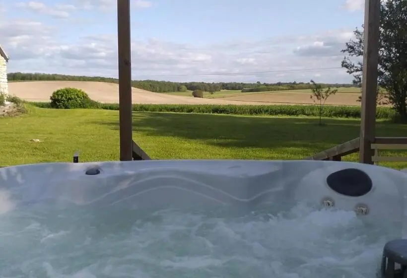 ガーデンビュースイート, La Berrycurienne Proche Du Zoo De Beauval Saint Aignan Avec Sdb, Wc Et Spa Privatif Pour Chaque Cham