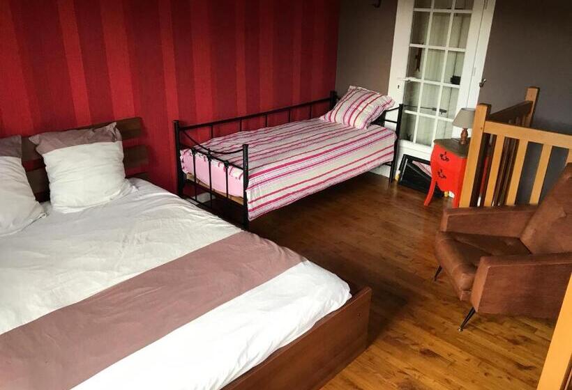 Семейный Номер, Moulin Sous La Vergne