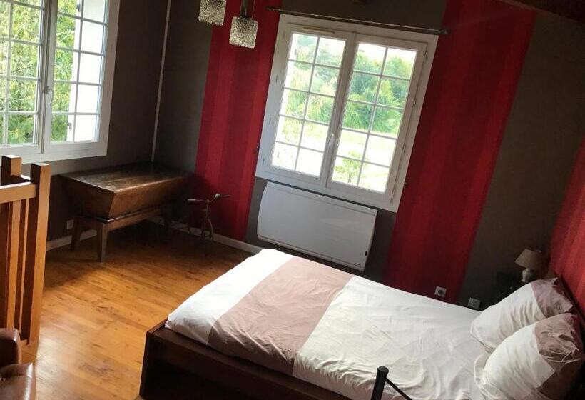 Семейный Номер, Moulin Sous La Vergne