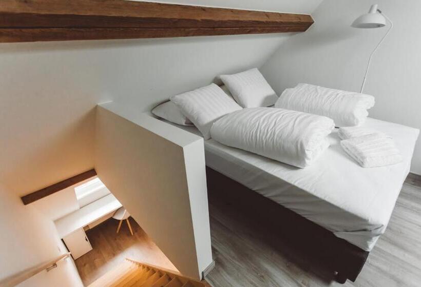 스탠다드 스튜디오, Hdc Nivelles Grand Place