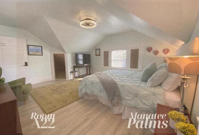 带大床的标准间, Manatee Palms