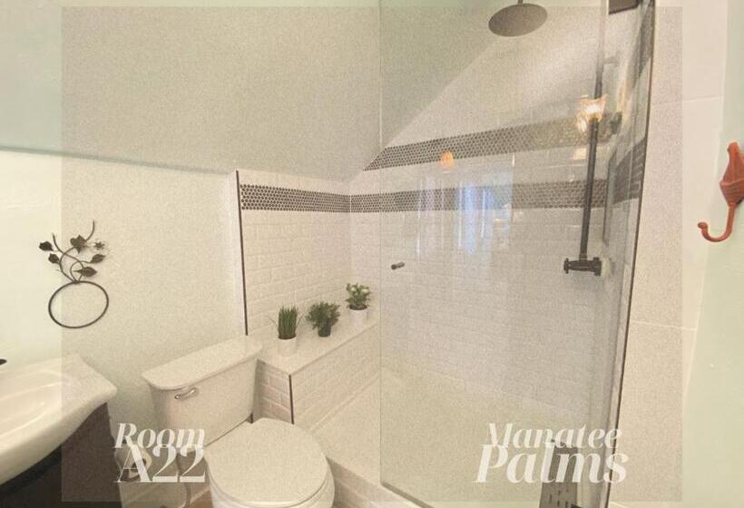 带大床的标准间, Manatee Palms