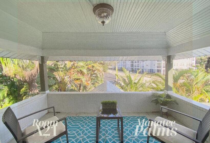 高级三人间, Manatee Palms