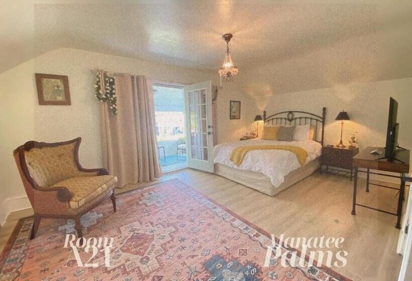 高级三人间, Manatee Palms