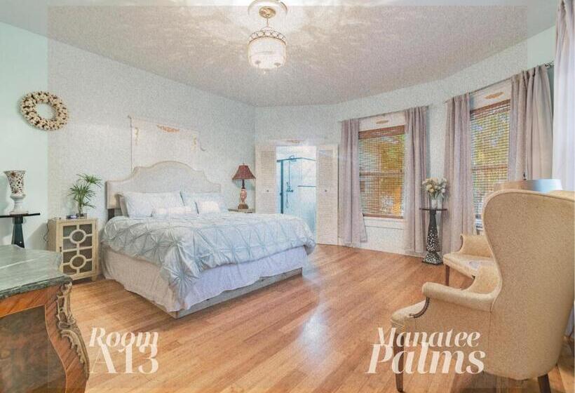 带大床的标准间, Manatee Palms