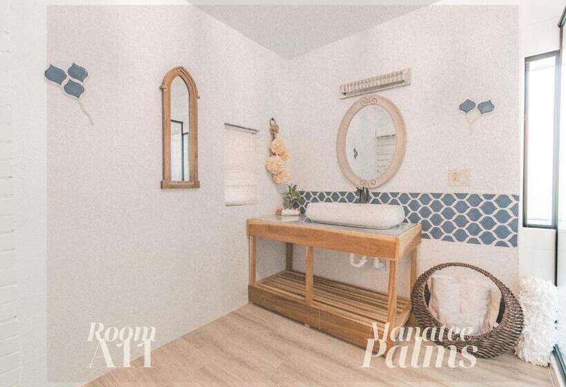 带大床的标准间, Manatee Palms