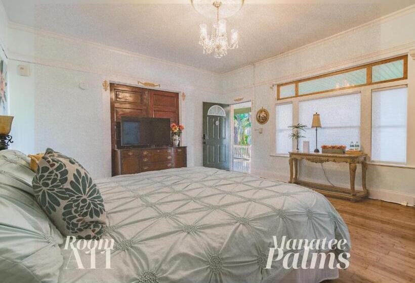 带大床的标准间, Manatee Palms