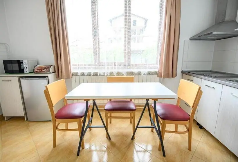 Deluxe-studio, Guest House 7