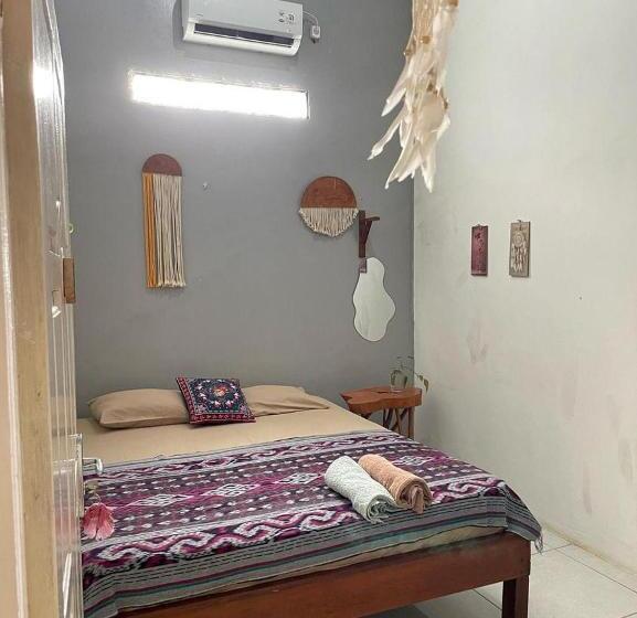 اتاق لوکس, Loyal Friend Hostel Karimunjawa