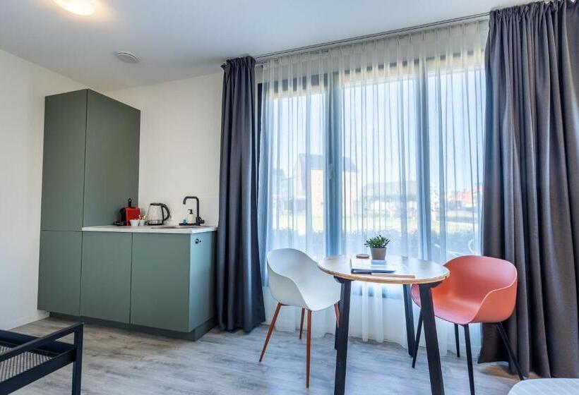 Номер Deluxe, Roosjesweg 2 Gastenkamer Met Parkeerplaats En Terras Eg