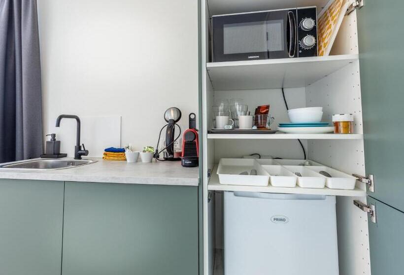 اتاق لوکس, Roosjesweg 2 Gastenkamer Met Parkeerplaats En Terras Eg