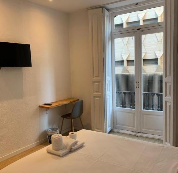 غرفة قياسية مزوَّدة بشُرفة, Star Home