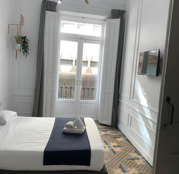 غرفة قياسية مزوَّدة بشُرفة, Star Home