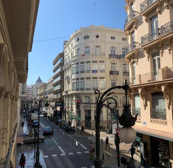 اتاق استاندارد, Star Home