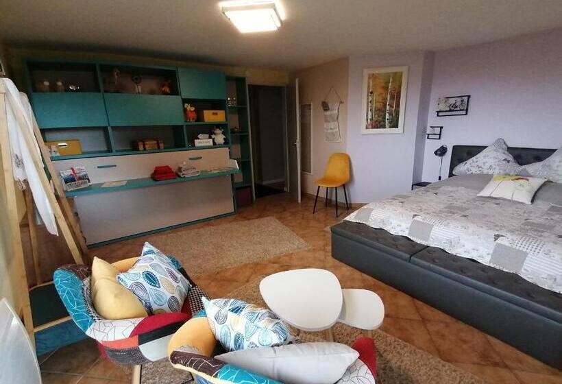 标准房带园景, Chambres D Hôtes De L Avison