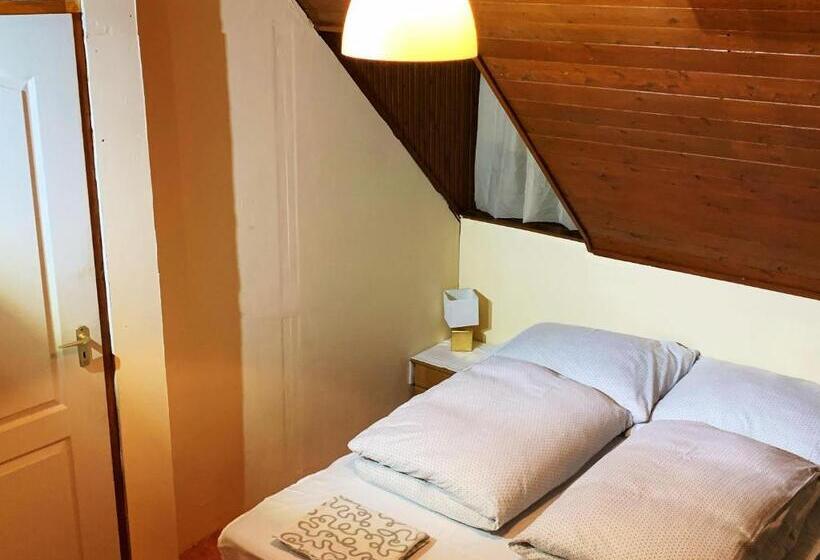 Номер Стандарт, Koloska Apartmanház