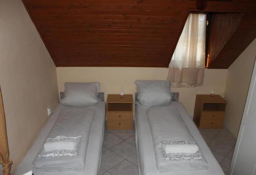 高级大房间, Koloska Apartmanház