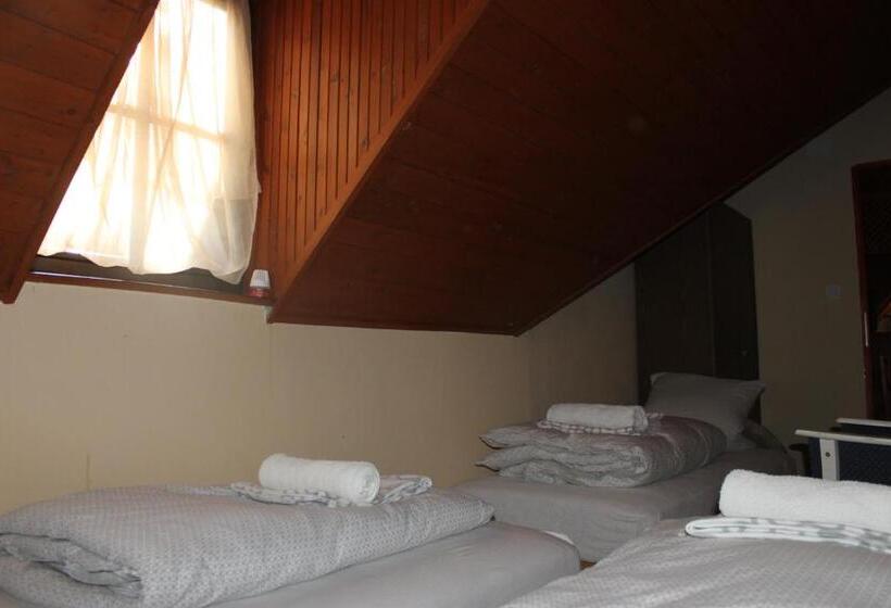 标准三人间, Koloska Apartmanház