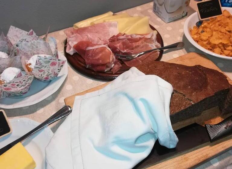 חדר אקונומי, La Moia