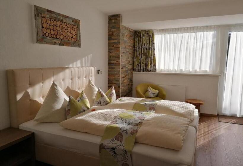 חדר סטנדרט נוף לאגם, Pension Claudia Zell Am See