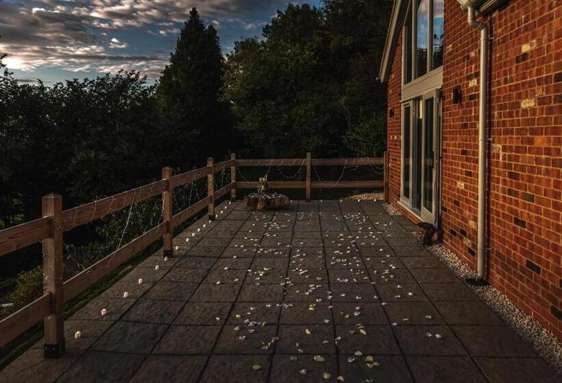 テラス付き1ベッドルームアパートメント, Cheltenham View Lodge