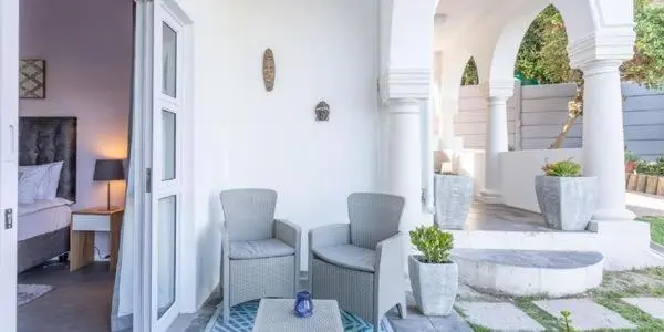 コンフォートルーム, The Views Guesthouse