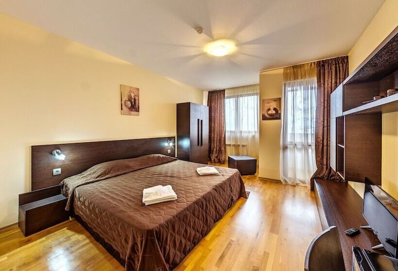 스탠다드 룸, All Seasons Club