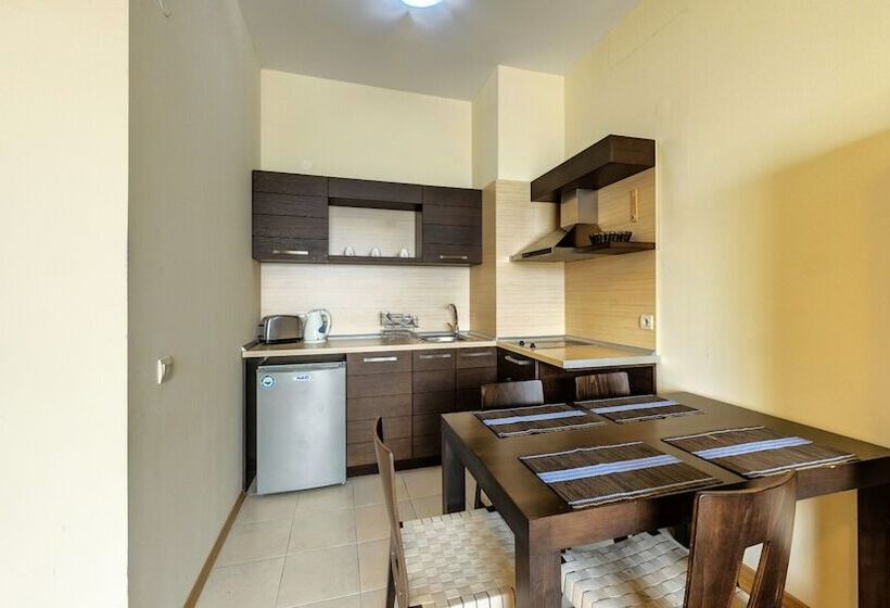 스탠다드 스튜디오, All Seasons Club