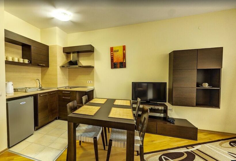 침실 2개 아파트, All Seasons Club