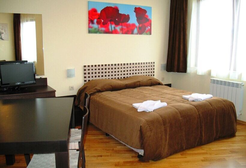 스탠다드 스튜디오, All Seasons Club