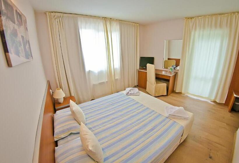 스탠다드 룸, Amfora