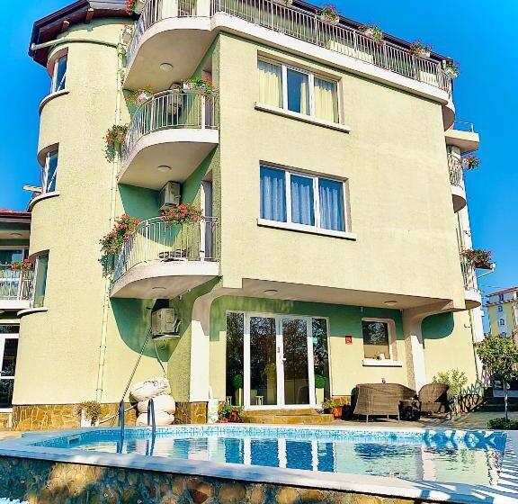 스탠다드 룸, Amfora