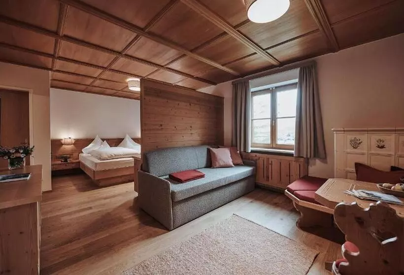 سوییت جونیور, Austria