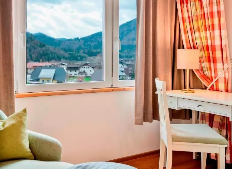 スタンダードシングルルーム, Ebner S Waldhof Am See Resort & Spa