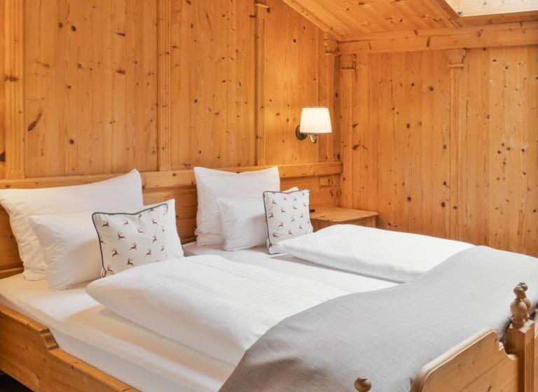 带阳台的行政套房, Ebner S Waldhof Am See Resort & Spa