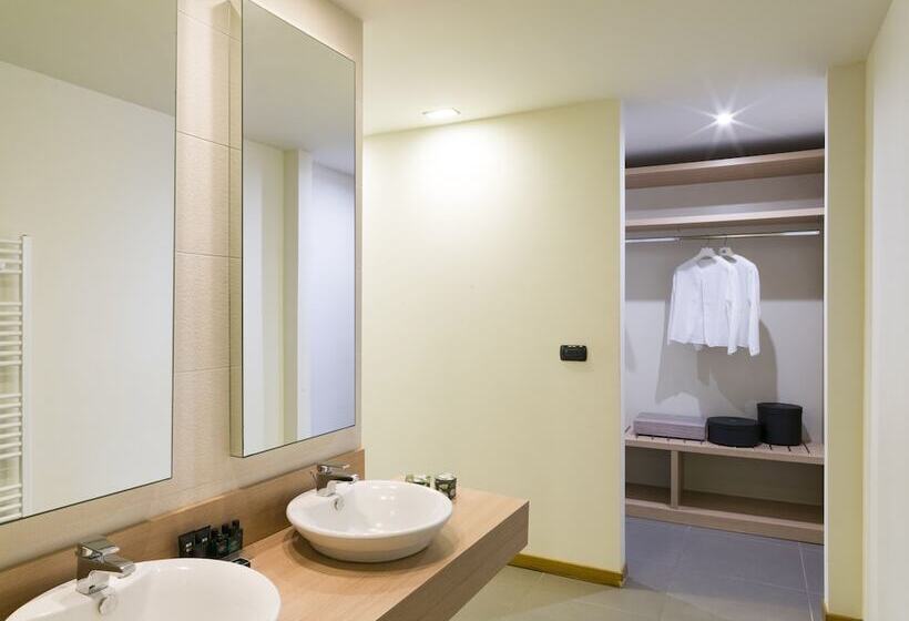 جناح, Esperia Palace Hotel & Resort Spa