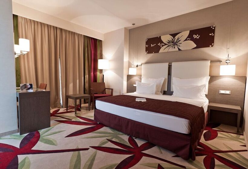 חדר אקזקיוטיב, Golden Tulip Ana Dome