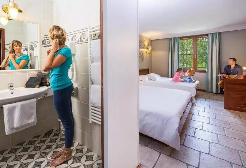 Standard Kolmen Hengen Huone, Nigloland Hôtels