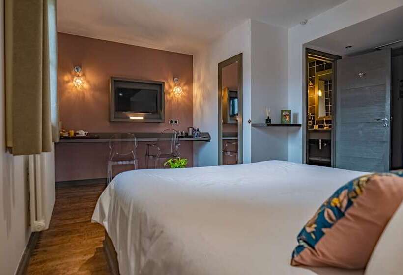 Номер Superior, La Maison Rouge